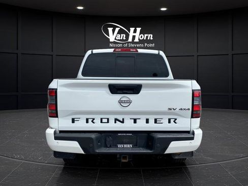 Used 2022 Nissan Frontier SV AWD/4WD image 6