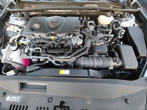 Used 2025 Toyota Camry XLE FWD image 12