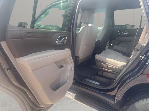 Used 2022 Chevrolet Tahoe LT w/ Luxury Package image 11