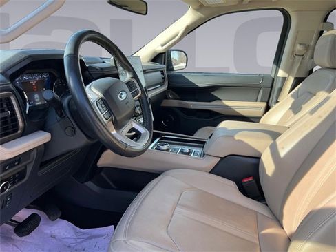 Used 2024 Ford Expedition Limited image 10