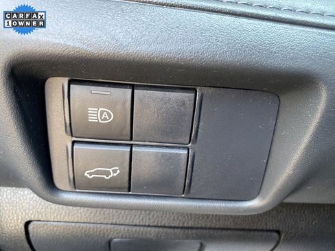 Used 2020 Toyota Highlander LE image 29