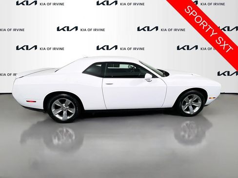 Used 2019 Dodge Challenger SXT RWD image 8