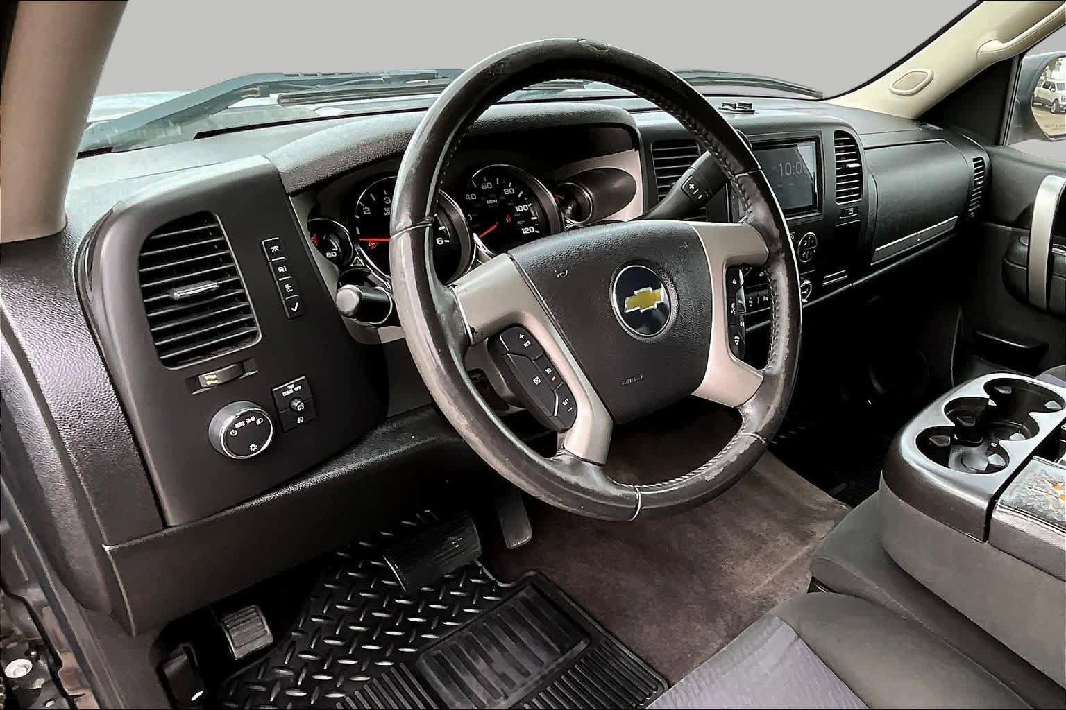 Used 2011 Chevrolet Silverado 1500 LT w/ All-Star Edition AWD/4WD image 13