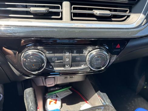 Used 2024 Chevrolet Trax RS image 16