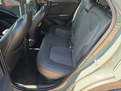 New 2026 Kia Niro EX FWD image 16