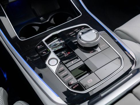 Used 2025 BMW X5 M60i image 31