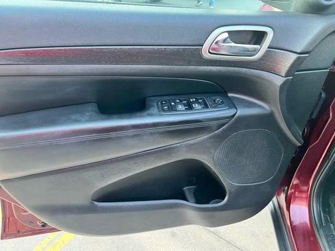 Used 2018 Jeep Grand Cherokee Laredo RWD image 23