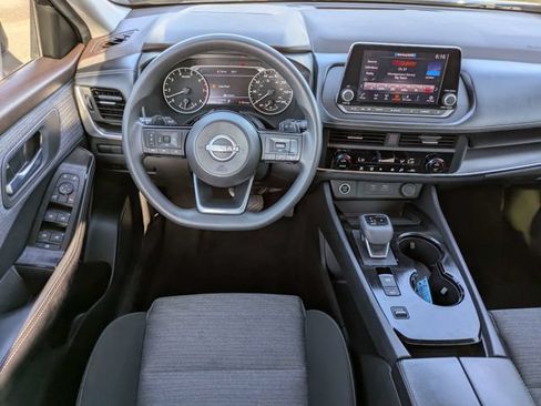 Used 2023 Nissan Rogue SV FWD image 16