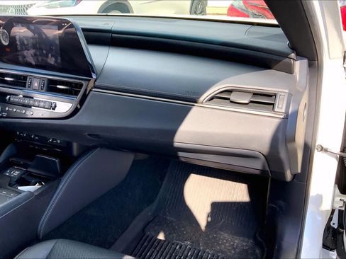 Used 2022 Lexus ES 300h w/ Premium Package image 19