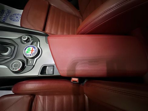 Used 2017 Alfa Romeo Giulia Ti w/ TI 19" Sport Package RWD image 25