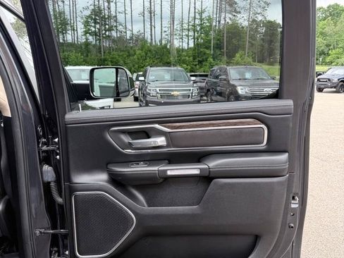 Used 2019 RAM 1500 Laramie AWD/4WD image 22