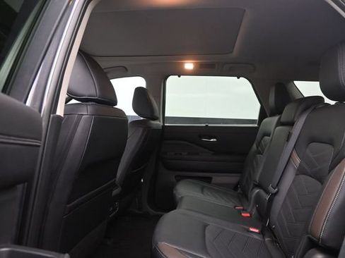 Used 2024 Nissan Pathfinder Platinum w/ Cargo Package AWD/4WD image 11