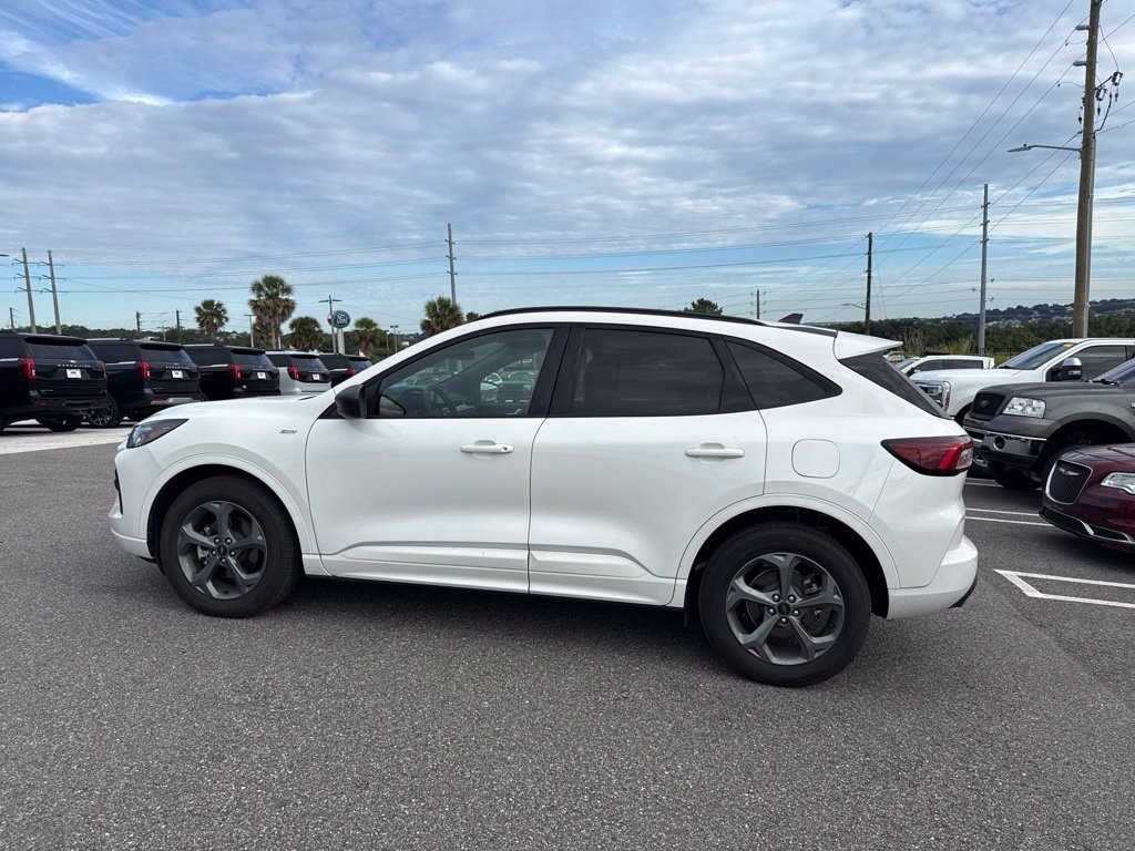 Used 2024 Ford Escape ST-Line w/ Equipment Group 301A FWD image 4