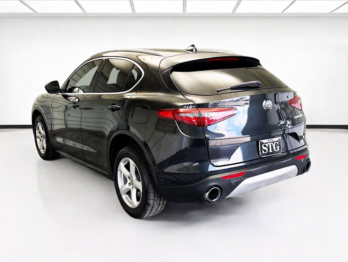 Used 2018 Alfa Romeo Stelvio AWD image 6