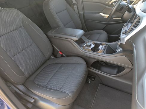 Certified 2023 GMC Acadia SLE w/ Driver Convenience Package image 12