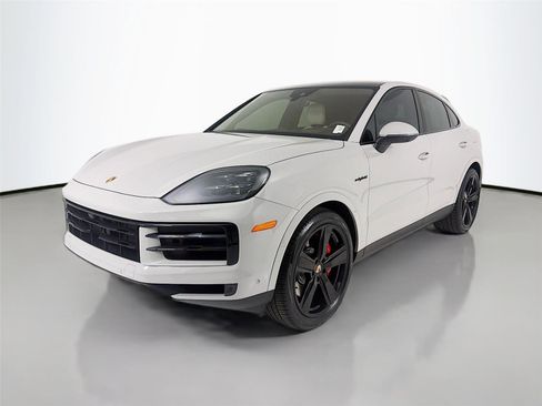 Used 2025 Porsche Cayenne S AWD/4WD image 1