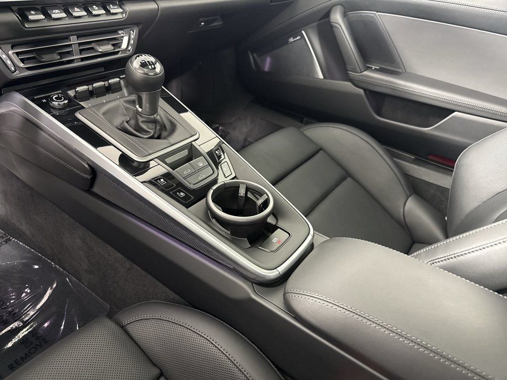 Certified 2024 Porsche 911 Carrera GTS RWD image 31