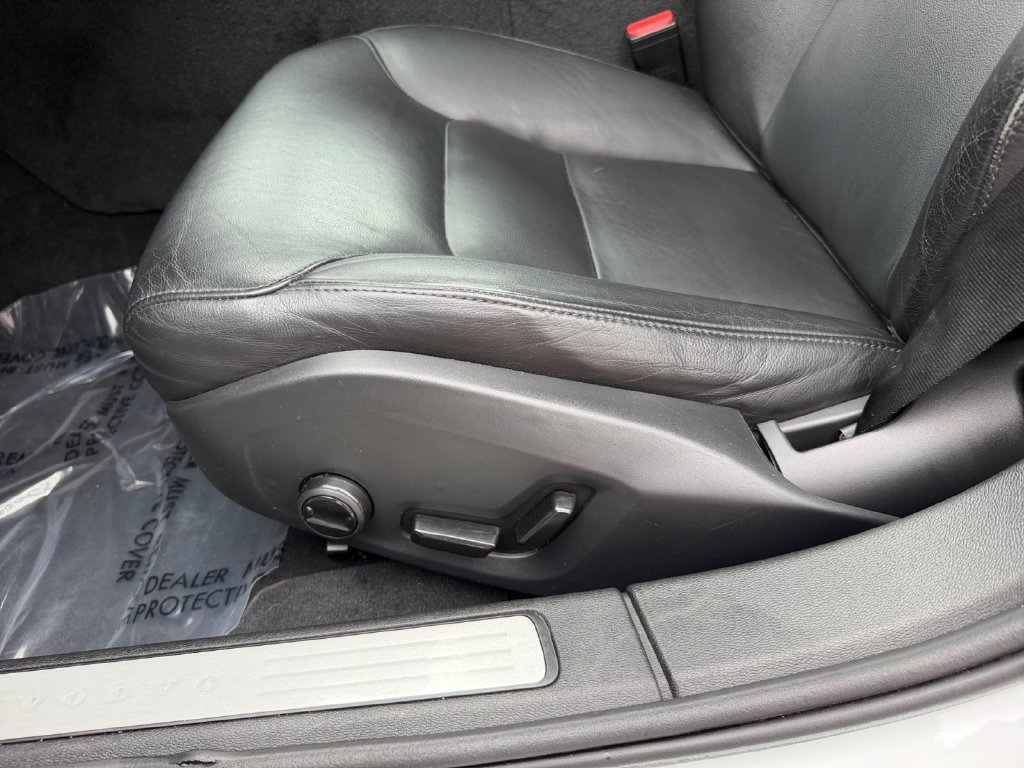 Used 2020 Volvo S60 T6 Momentum w/ Protection Package Premier AWD/4WD image 17