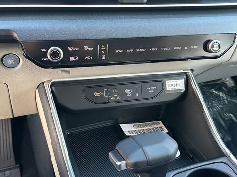 New 2026 Kia Carnival EX FWD image 25