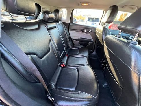 Used 2022 Jeep Compass Latitude image 23