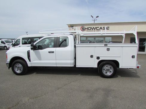 Used 2023 Ford F250 XL w/ XL Chrome Package image 14