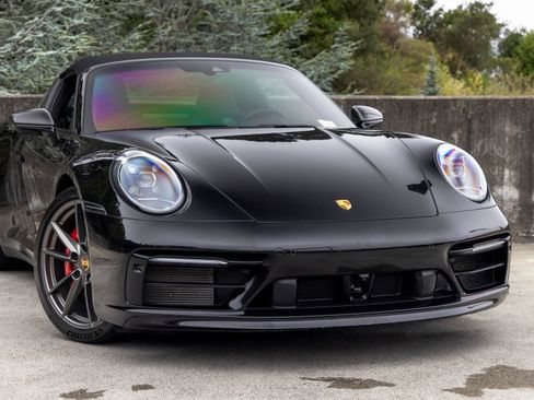Certified 2024 Porsche 911 Targa 4S w/ Premium Package AWD/4WD image 9