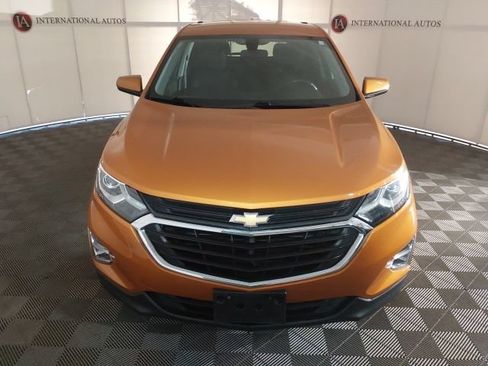 Used 2018 Chevrolet Equinox LT FWD image 2