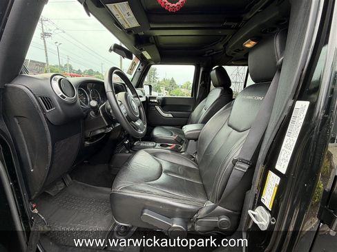 Used 2012 Jeep Wrangler Unlimited Sahara w/ Max Tow Pkg AWD/4WD image 8