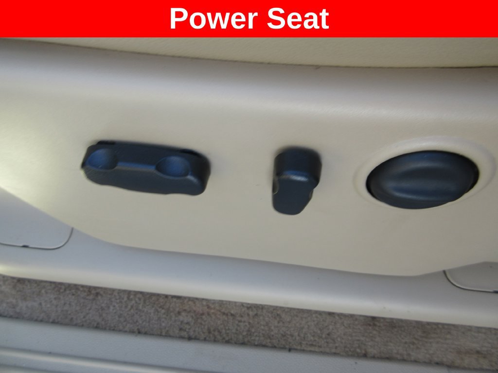 Used 2014 GMC Sierra 2500 SLT w/ SLT Convenience Package AWD/4WD image 30
