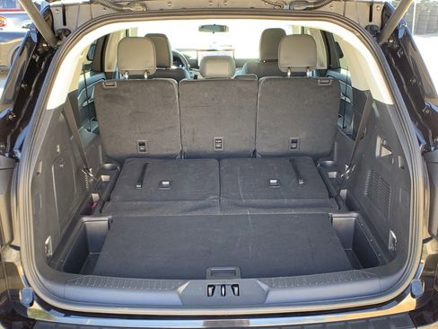 Used 2025 Ford Explorer Active w/ Active Comfort Package image 41