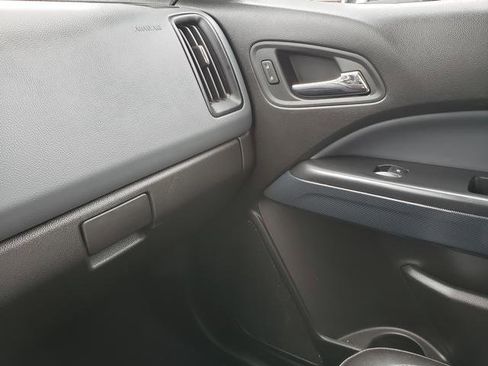 Used 2019 Chevrolet Colorado Z71 AWD/4WD image 26