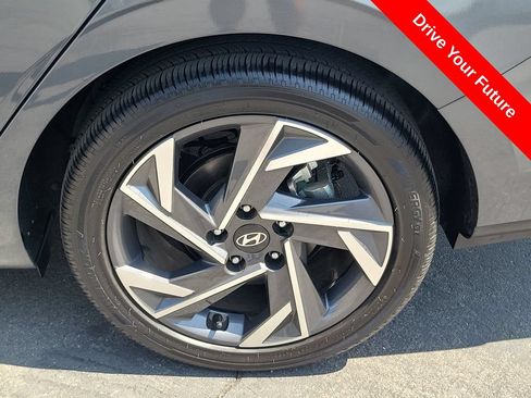 Used 2025 Hyundai Elantra SEL FWD image 28
