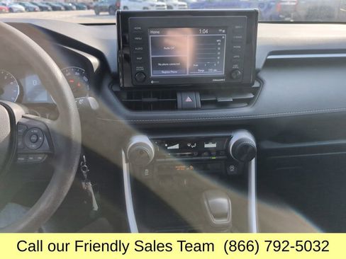 Used 2020 Toyota RAV4 LE image 20