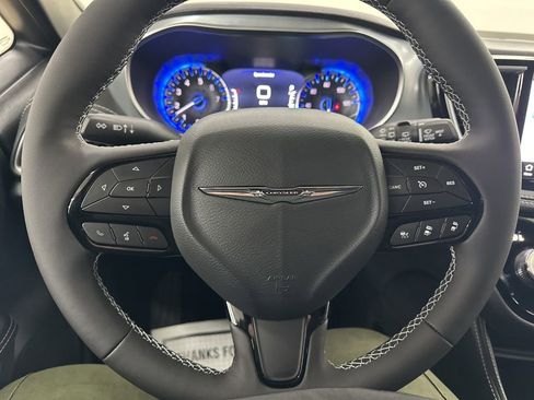 New 2026 Chrysler Pacifica Limited w/ S Appearance Package AWD/4WD image 31