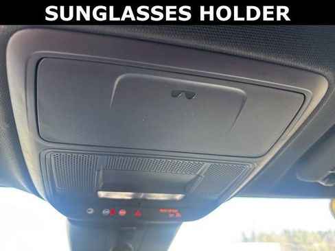 Used 2025 Chevrolet Traverse LT image 20