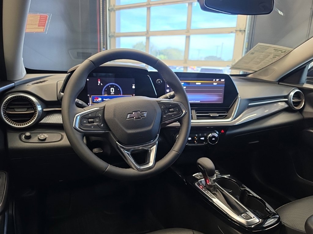 Used 2025 Chevrolet Trax ACTIV FWD image 17