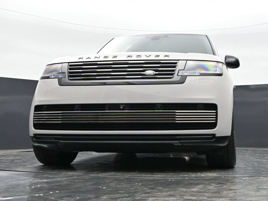Used 2025 Land Rover Range Rover SV AWD/4WD image 46