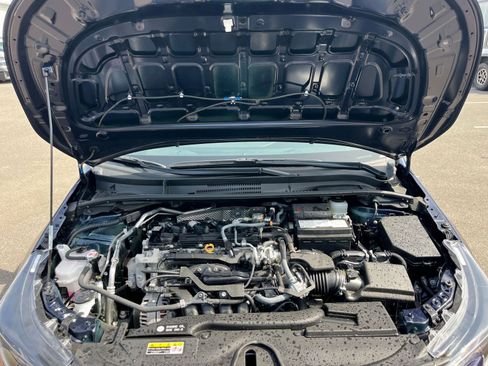 Used 2025 Toyota Corolla LE image 31