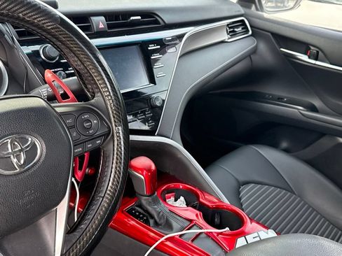 Used 2018 Toyota Camry SE FWD image 10