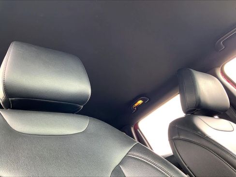 Used 2025 Jeep Compass Limited image 12