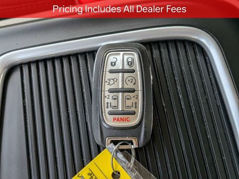 Used 2024 Chrysler Pacifica Touring-L FWD image 31
