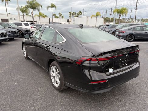 Certified 2025 Honda Accord LX image 5