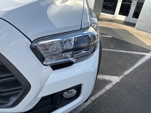 Used 2023 Toyota Tacoma TRD Off-Road image 40