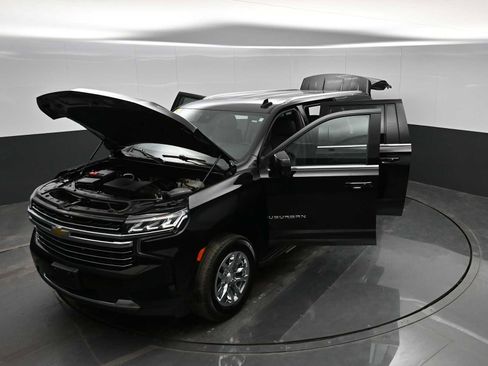 Used 2024 Chevrolet Suburban LT image 46