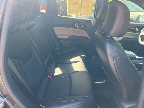 Used 2023 Jeep Compass Limited image 23