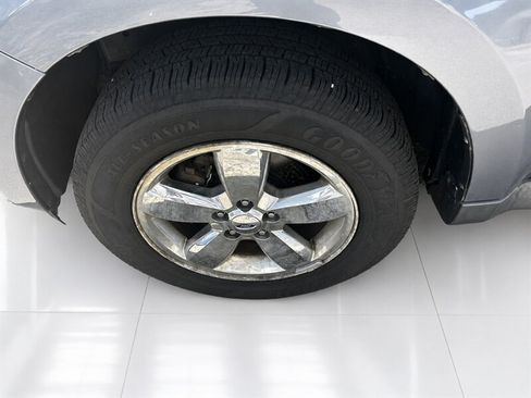 Used 2011 Ford Escape Limited w/ 302A Rapid Spec Order Code FWD image 28