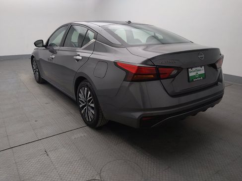 Used 2024 Nissan Altima 2.5 SV image 6