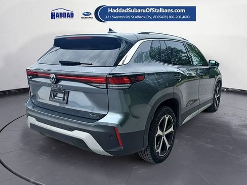 Used 2025 Volkswagen Tiguan SE AWD/4WD image 5