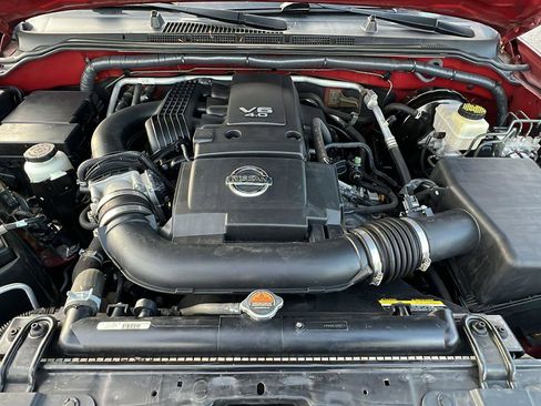 Used 2016 Nissan Frontier SV image 10