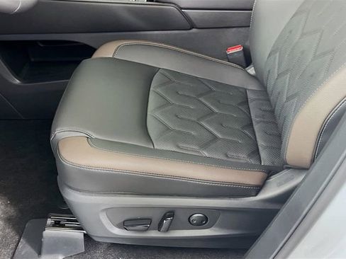 New 2026 Nissan Pathfinder Platinum image 19